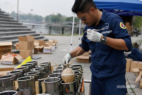 Từng chi tiết kỹ thuật được kiểm tra cẩn trọng trước giờ khai hỏa.