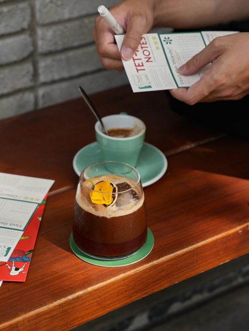  Quán nhấn vào các giá trị như nguồn hạt bền vững, rang xay chất lượng và kết nối qua trải nghiệm pha chế. Ảnh: Aramour Coffee Roasters. 