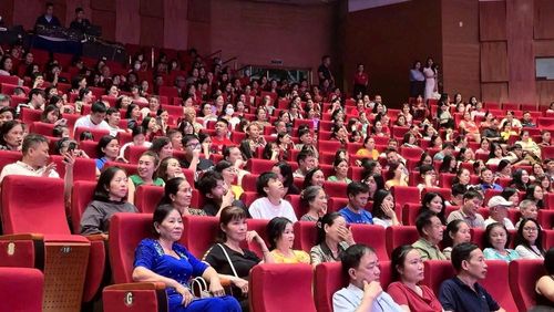 Ngay tối khai mạc, Tuần phim đã thu hút đông đảo người xem