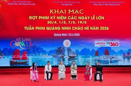 Các nghệ sĩ, diễn viên phim “Địa đạo - Mặt trời trong bóng tối” giao lưu, trò chuyện với khán giả