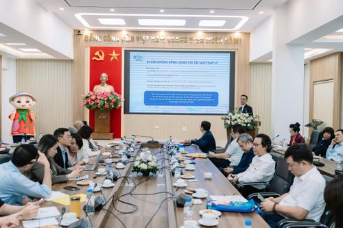 Quang cảnh buổi tọa đàm “Khai thác giá trị kinh tế từ di sản thông qua sở hữu trí tuệ” vừa diễn ra tại Hà Nội ngày 24/4