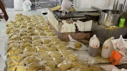 Hiện trường sản xuất mì tươi chứa chất cấm của các đối tượng.