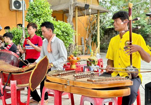  Hoạt động văn hóa – nghệ thuật truyền thống trong dịp Tết cổ truyền Chôl Chnăm Thmây tại xã Phú Giáo 