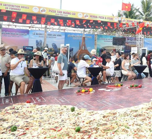 Nhiều sản phẩm du lịch hấp dẫn được ngành du lịch TP Đà Nẵng đưa vào phục vụ người dân và du khách dịp Giỗ Tổ Hùng Vương và kỳ nghỉ lễ 30-4 và 1-5