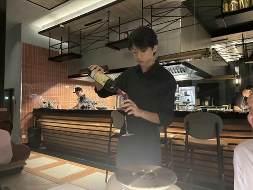 Nhiều khán giả nhận xét Subeo ngày càng ra dáng “soái ca”, thậm chí được ví như hình mẫu “tổng tài” trong tương lai.