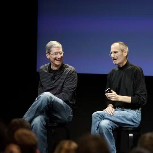 Không giống Steve Jobs với các sản phẩm mang tính cách mạng, Cook được xem là bậc thầy của chiến lược vận hành và tối ưu chuỗi cung ứng toàn cầu trải dài hơn 100 quốc gia.
