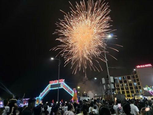 Màn pháo hoa kết thúc buổi lễ.