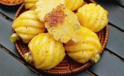 Dứa là trái cây ngon, có lợi cho sức khỏe. Ảnh: Hoa Linh.