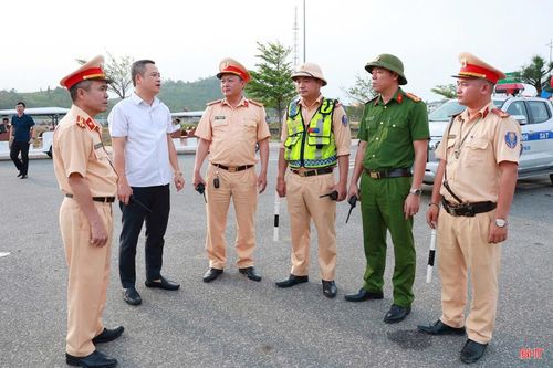 Công tác đảm bảo ANTT tại các khu du lịch biển được các lực lượng chức năng "kích hoạt" ở mức cao nhất.