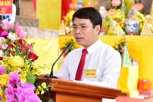 Phó Chủ tịch UBND phường Nam Hồng Lĩnh Võ Thanh Định đọc diễn văn.