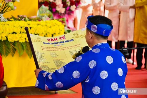 Gắn với khu di tích là Lễ giỗ Quốc Tổ Hùng Vương (10/3 âm lịch) đã được công nhận là lễ hội cấp tỉnh vào năm 2022. Năm 2026 là năm đầu tiên phường Nam Hồng Lĩnh tổ chức Lễ giỗ Quốc Tổ Hùng Vương sau khi thực hiện sắp xếp, kiện toàn tổ chức bộ máy theo mô hình chính quyền địa phương hai cấp. Đây là dấu mốc có ý nghĩa quan trọng, thể hiện sự kế thừa và phát huy các giá trị văn hóa truyền thống trong điều kiện tổ chức bộ máy mới.