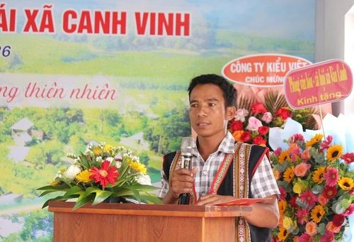 Ông Đinh Văn Quanh – Trưởng làng Canh Tiến chia sẻ tâm tư, nguyện vọng của người dân địa phương. 
