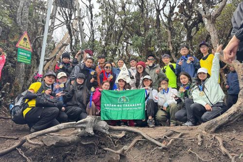 Xu hướng trekking đặt ra yêu cầu kiểm soát số lượng và nâng cao ý thức bảo vệ môi trường. Ảnh: Tú Trinh/BNEWS/TTXVN