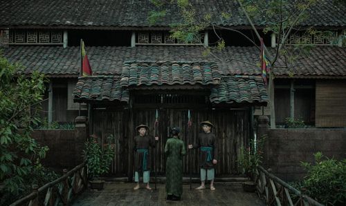 Không gian văn hóa Bắc Bộ xưa trong phim "Thám tử Kiên: Kỳ án không đầu". Ảnh: ĐPCC