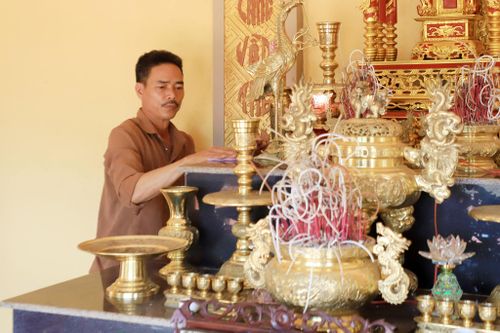 Ông Nguyễn Đình Lương cho biết, năm 2017, công trình Đền thờ Vua Hùng được xây dựng đã tạo điều kiện cho người dân bày tỏ tấm lòng của mình