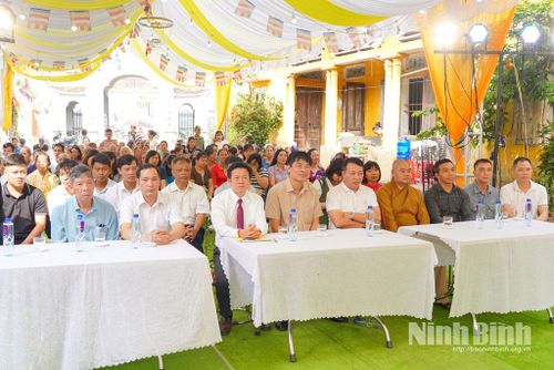 Các đại biểu dự khai mạc Lễ hội truyền thống đình Tân Cốc năm 2026.