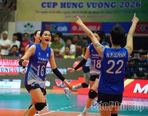 Vi Thị Như Quỳnh (số 16) tỏa sáng rực rỡ trong màu áo đội bóng mới.