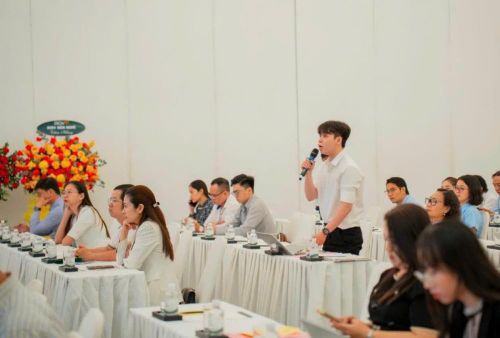  Các cổ đông đặc biệt quan tâm đến kịch bản ứng phó với biến động thị trường của BFC. Ảnh: Thế Hòa