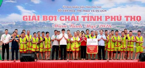 Giải Ba được trao cho đội chải xã Đoan Hùng.