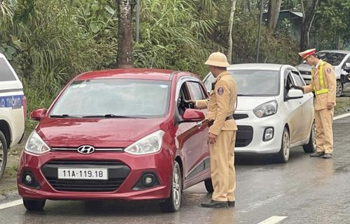 Phòng Cảnh sát giao thông, Công an tỉnh tăng cường tuần tra, kiểm soát dịp nghỉ lễ.