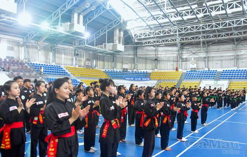  Gần 300 võ sinh tham gia kỳ thi nâng cấp đai - đẳng môn Võ cổ truyền.