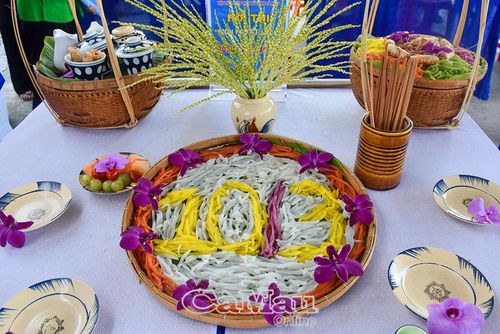 Món bánh tằm nước cốt dừa của đội Hương vị An Xuyên (phường An Xuyên) đoạt giải Nhất.
