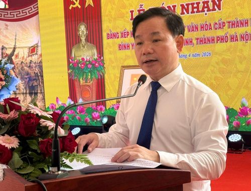 Đồng chí Nguyễn Tiến Toàn, Bí thư Đảng ủy xã Liên Minh, phát biểu tại buổi lễ được tổ chức ngày 26-4-2026. Ảnh: Kiều Thoan Thu