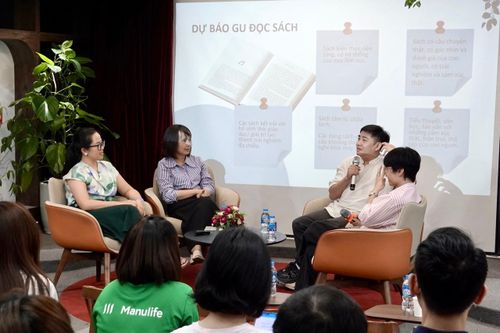  Từ trái sang phải: Bà Hoàng Thanh Vân, bà Ngô Thị Ly, ông Đinh Trần Tuấn Linh, bà Nguyễn Thị Nguyệt Nga. Ảnh: Thúy Hạnh.