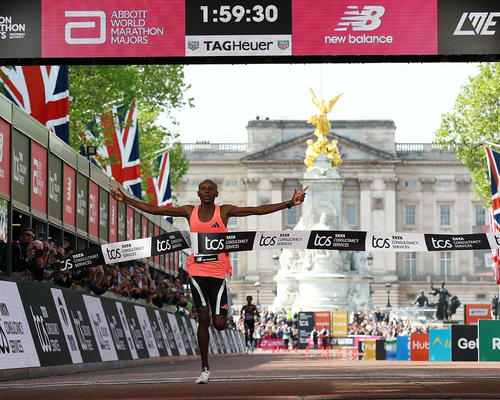  Sabastian Sawe lập kỷ lục thế giới nội dung full marathon. Ảnh: The Guardian