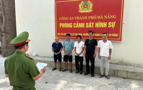 Phòng Cảnh sát hình sự bắt khẩn cấp 5 đối tượng có hành vi “Tổ chức đánh bạc” và “Đánh bạc” trong Chuyên án 426B.