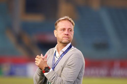 HLV Polking hướng đến chức vô địch V-League đầu tiên với CLB Công an Hà Nội.