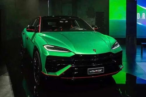 Theo kế hoạch, hãng Lamborghini chỉ sản xuất giới hạn đúng 630 chiếc Urus SE Tettonero Capsule trên toàn cầu nhưng chưa công bố giá bán. Hiện tại, khách hàng đã có thể tạo cấu hình trực tuyến cho chiếc xe của mình.