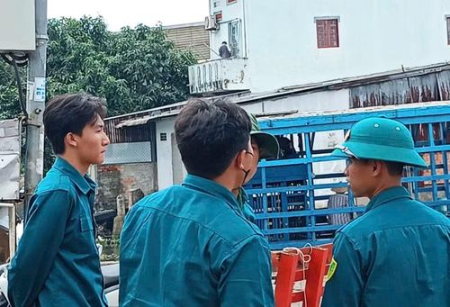 Vụ cháy, nổ tàu cá bất ngờ xảy ra tại Bến phà Tắc Cậu vào trưa 27/4.