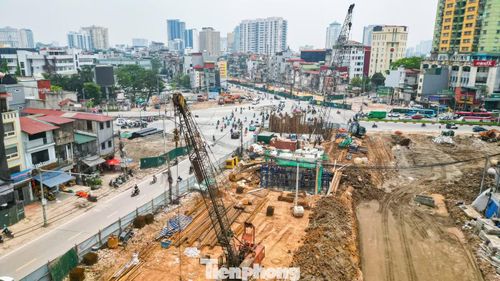 Hai cầu vượt này được thiết kế theo hướng đi thẳng, nhằm tách dòng phương tiện trên trục chính, hạn chế xung đột giao cắt tại những khu vực có mật độ giao thông cao.