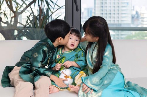 Gia đình Hoa hậu Đặng Thu Thảo trong dịp Tết vừa rồi.