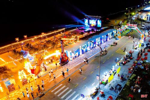 Du lịch sôi động không chỉ mang lại nguồn thu trực tiếp mà còn kích thích sự phát triển của các ngành dịch vụ liên quan.