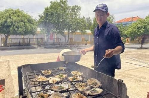 Hàu biển- món ăn đặc sản trên đảo Cồn Cỏ.