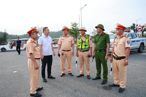 Công an Hà Tĩnh quyết tâm "gác lễ" để canh giữ cho nhân dân nghỉ lễ bình yên.