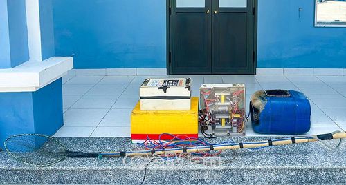 Tổ công tác tiến hành tạm giữ các tang vật vi phạm.