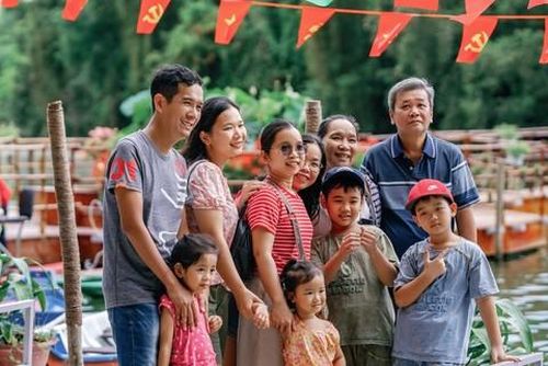 Tạm rời xa khói bụi thành phố, gia đình mình cùng nhau tận hưởng một ngày thật ý nghĩa giữa thiên nhiên.