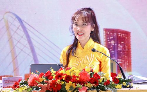  Phó chủ tịch Thường trực HĐQT Nguyễn Thị Phương Thảo tại ĐHĐCĐ thường niên 2026 của HDBank. Ảnh: HDB. 
