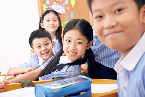  Môi trường giáo dục cũng là yếu tố liên quan đến trí thông minh của trẻ. Ảnh: Pexels. 