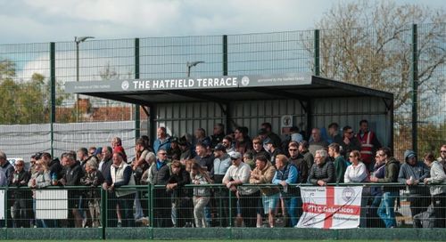  Sân nhà của Portishead Town chưa có khán đài theo quy định của FA. 