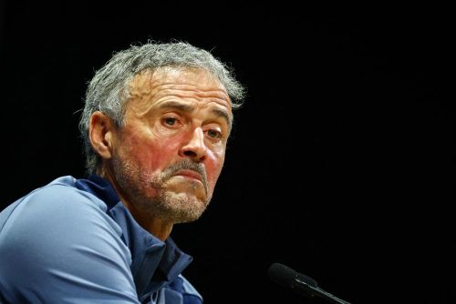  Luis Enrique không đến Paris để nuông chiều các siêu sao. Ông đến để xây đội bóng. 
