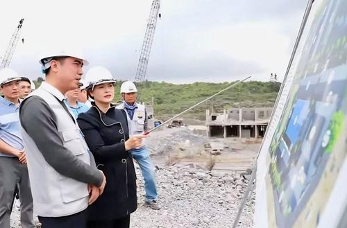 Bà Vương Ngọc Hà - Phó Chủ tịch UBND tỉnh Tuyên Quang đến kiếm tra tiến độ các dự án