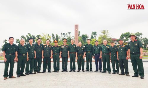 Những ngày cuối tháng Tư, ông Ngạn cùng các cựu chiến binh Sư đoàn 341 đến Nghĩa trang Liệt sĩ Núi Nài thắp hương tri ân, tưởng nhớ đồng đội