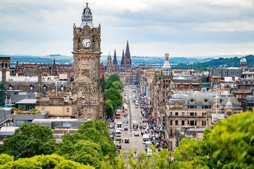 Đi bộ quanh thủ đô Edinburgh (Scotland) là cách tốt nhất để cảm nhận vẻ đẹp kỳ lạ của nó