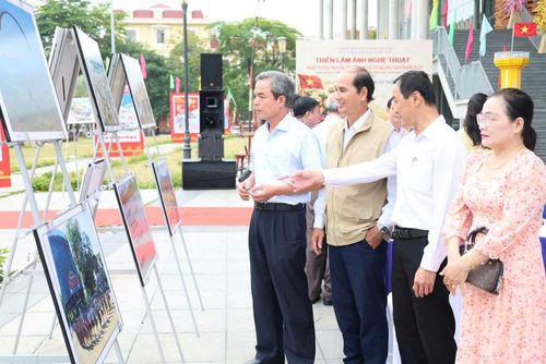 Triển lãm giới thiệu đến công chúng 50 tác phẩm nhiếp ảnh nghệ thuật