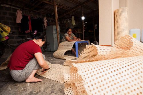 Nghề mây tre đan ở đây đã tồn tại qua nhiều thế hệ, trở thành nguồn thu nhập chính của nhiều hộ gia đình