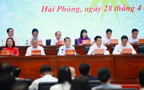 Thủ tướng Lê Minh Hưng và đoàn Đại biểu Quốc hội thành phố Hải Phòng tiếp xúc cử tri thành phố sau Kỳ họp thứ nhất, Quốc hội khóa XVI. Ảnh: Dương Giang – TTXVN